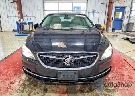 2017 Buick Lacrosse Essence z USA, uszkodzony, nr VIN 1G4ZP5SS4HU182901